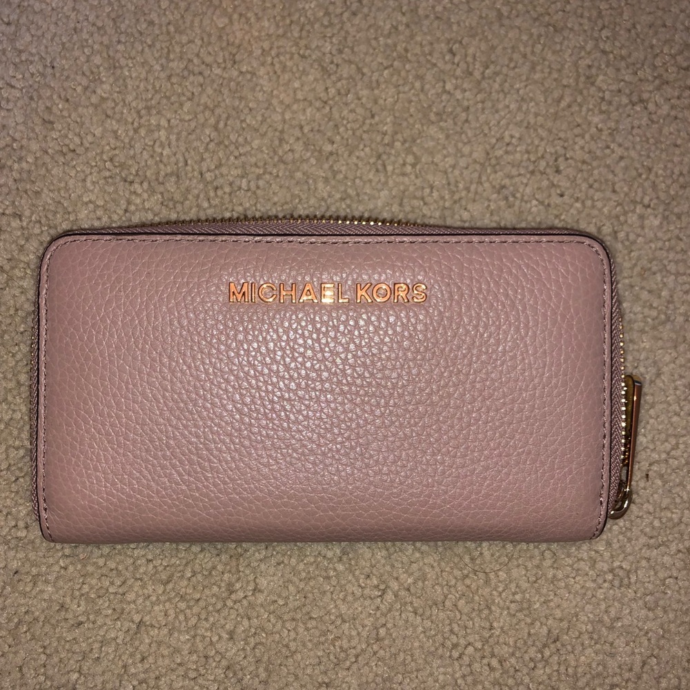 light pink Michael Kors wallet